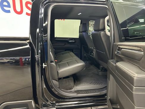 Used 2024 Chevrolet Silverado 2500 LTZ w/ LTZ Convenience Package AWD/4WD image 12