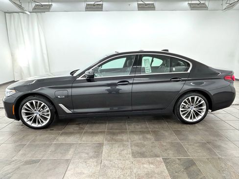 Used 2023 BMW 530e xDrive w/ Executive Package AWD/4WD image 2