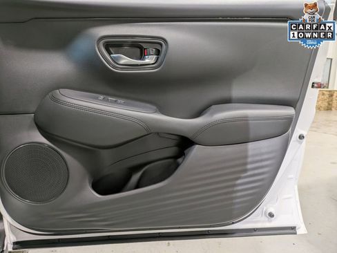 Certified 2025 Honda HR-V LX image 27