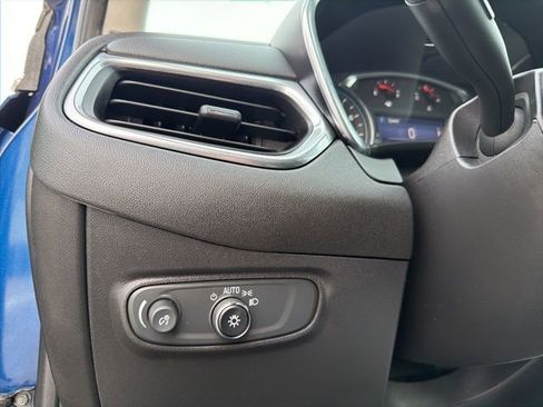 Used 2023 Chevrolet Equinox LT image 18