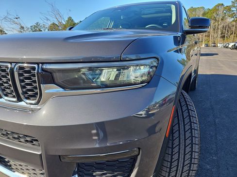 Used 2021 Jeep Grand Cherokee L Limited image 36