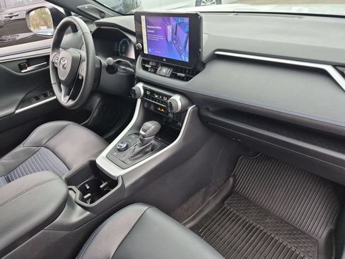Used 2023 Toyota RAV4 XSE AWD/4WD image 30