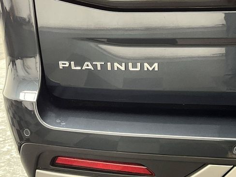 Certified 2025 Ford Expedition Platinum w/ Platinum Ultimate Package AWD/4WD image 38