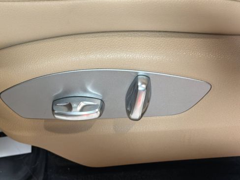 Certified 2026 Porsche Macan AWD/4WD image 25