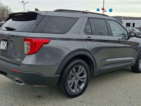 Used 2023 Ford Explorer XLT w/ Equipment Group 202A image 8