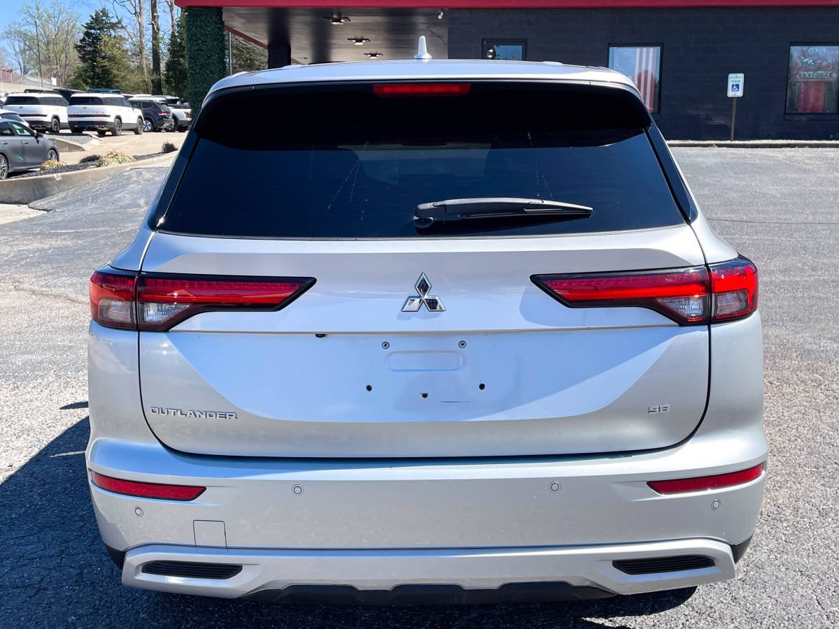 Used 2022 Mitsubishi Outlander SE FWD image 8