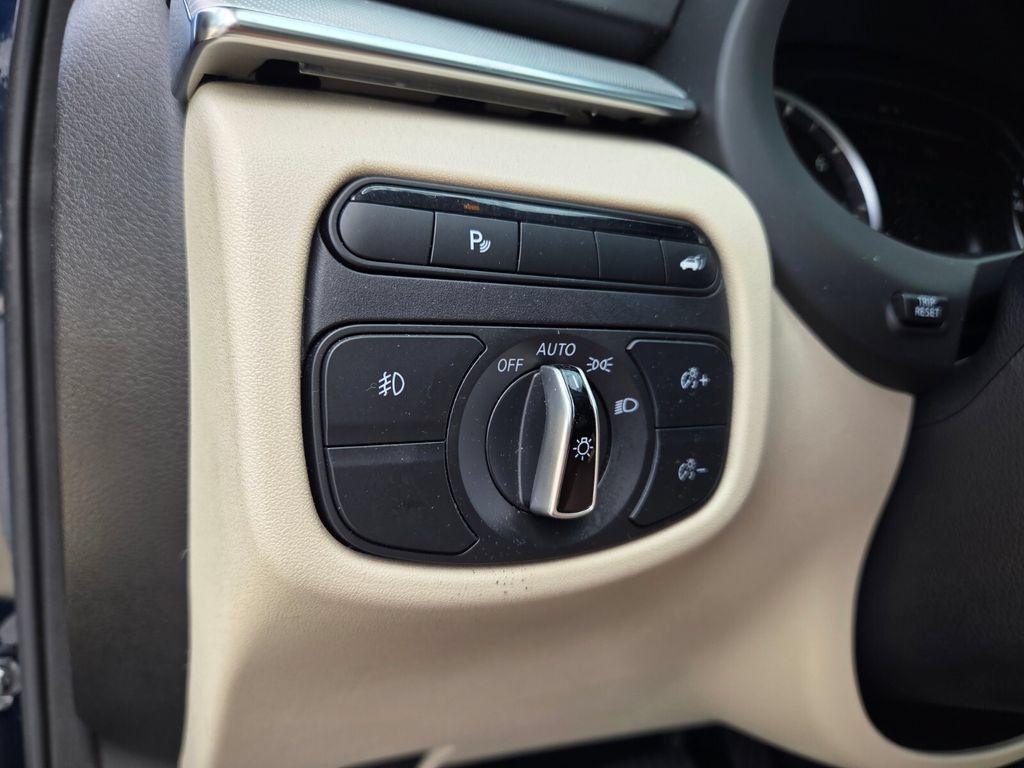 Used 2020 INFINITI QX50 Luxe FWD image 23