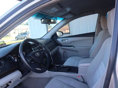 Used 2017 Toyota Camry LE FWD image 46