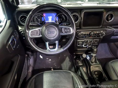 Used 2023 Jeep Wrangler Unlimited Sahara w/ Cold Weather Group image 16