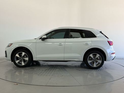 Used 2023 Audi Q5 2.0T Premium Plus w/ Premium Plus Package AWD/4WD image 2