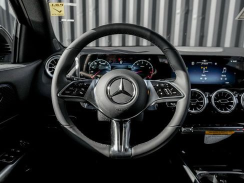 New 2026 Mercedes-Benz GLA 250 4MATIC image 18
