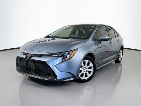 Used 2021 Toyota Corolla LE FWD image 3