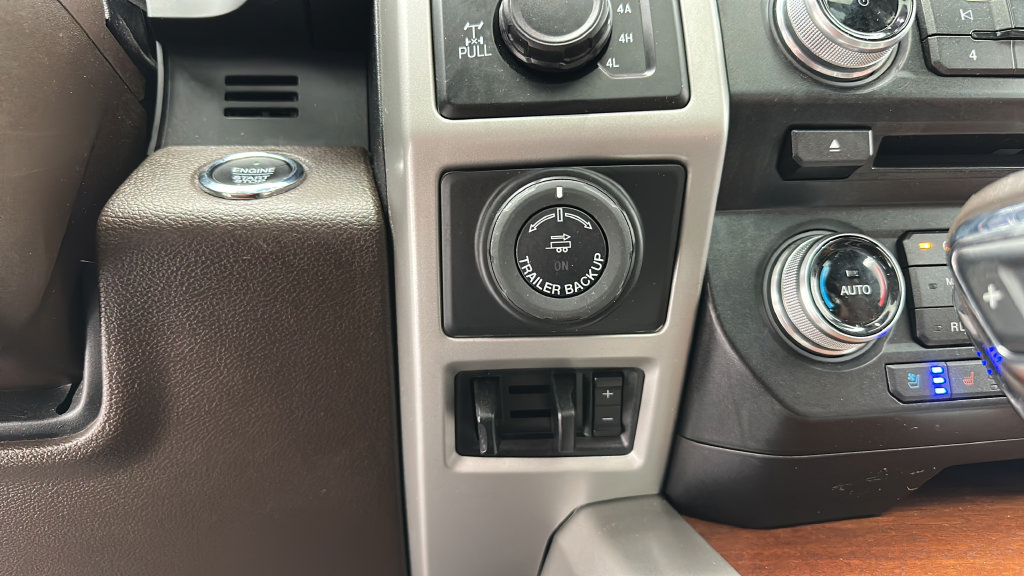 Used 2018 Ford F150 King Ranch w/ Equipment Group 601A Luxury AWD/4WD image 25