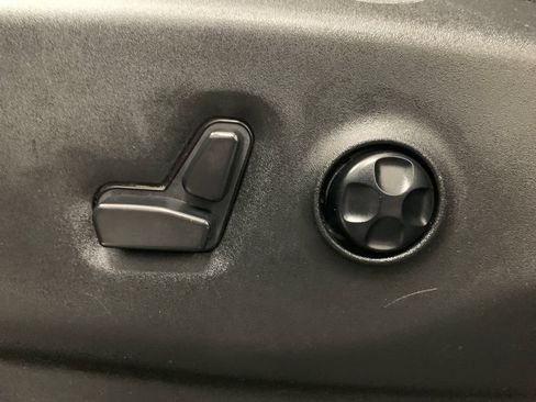 Used 2018 Chrysler Pacifica Touring Plus w/ S Appearance Package FWD image 5