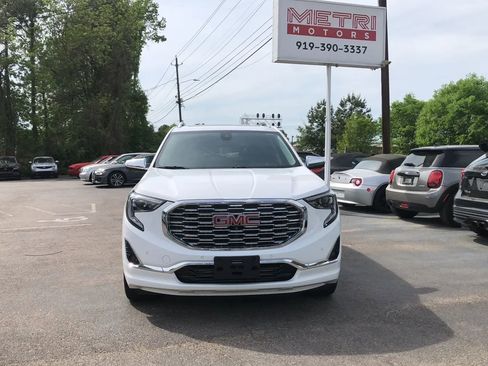 Used 2020 GMC Terrain Denali w/ Denali Premium Package image 4