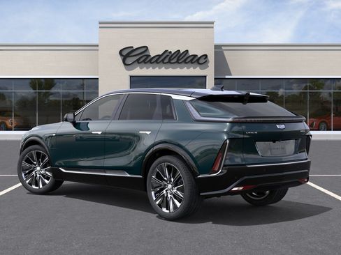 New 2026 Cadillac Lyriq Signature Luxury AWD/4WD image 3