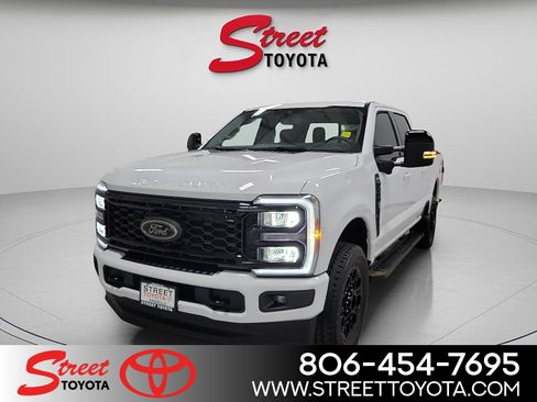 Used 2025 Ford F250 Lariat w/ Black Appearance Package AWD/4WD image 1