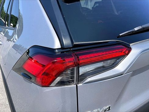 Used 2025 Toyota RAV4 XLE AWD/4WD image 34
