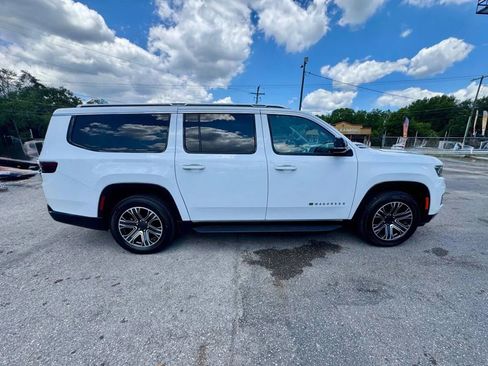 Used 2023 Jeep Wagoneer L Series II image 7