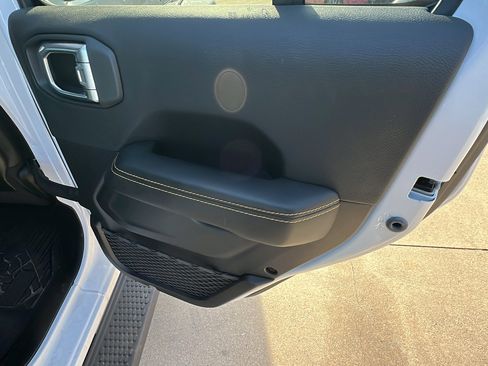 Certified 2024 Jeep Wrangler Sahara w/ Technology Group image 20