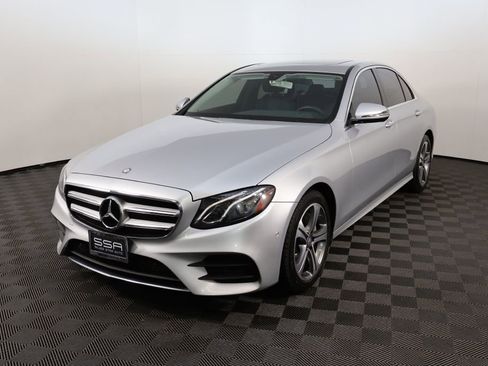 Used 2017 Mercedes-Benz E 300 4MATIC image 1