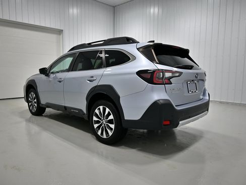 Used 2023 Subaru Outback Limited AWD/4WD image 27
