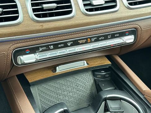 Certified 2024 Mercedes-Benz GLS 450 4MATIC image 32