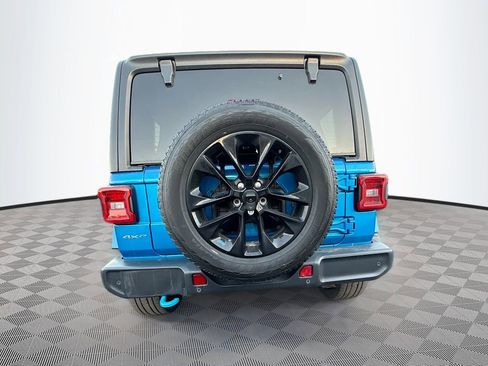 Used 2022 Jeep Wrangler Unlimited Sahara w/ Cold Weather Group image 7