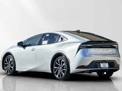 New 2026 Toyota Prius Plug-In Hybrid image 5