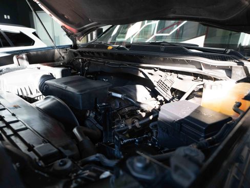 Used 2021 Chevrolet Silverado 2500 Custom w/ Custom Value Package image 32