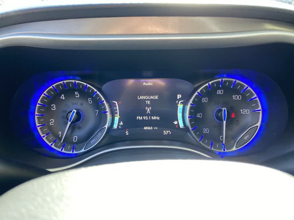 Used 2025 Chrysler Pacifica Select FWD image 25