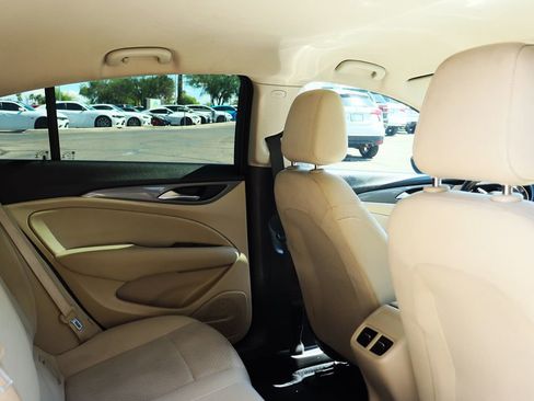 Used 2018 Buick Regal Preferred w/ Sights and Sounds Package image 24