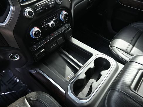 Used 2022 GMC Sierra 2500 Denali w/ Denali Black Diamond Edition image 28