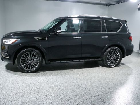 Used 2024 INFINITI QX80 Premium Select w/ All-Season Package image 10