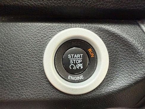 Used 2016 RAM 1500 Laramie w/ Convenience Group image 21