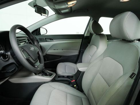 Used 2017 Hyundai Elantra SE FWD image 5