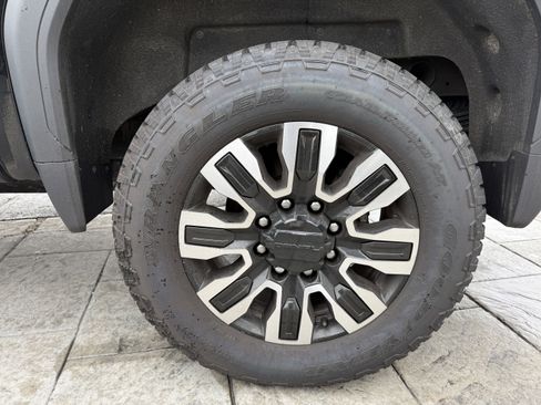 Used 2025 GMC Sierra 2500 Denali Ultimate image 33