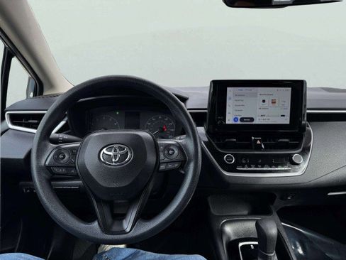Used 2023 Toyota Corolla LE image 28