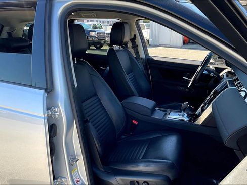 Used 2020 Land Rover Discovery Sport S image 8