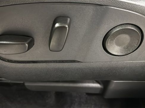 Used 2025 Chevrolet Traverse LT image 23