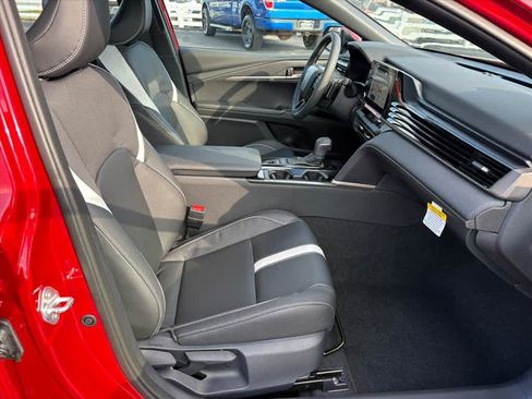 Used 2026 Toyota Camry SE FWD image 6