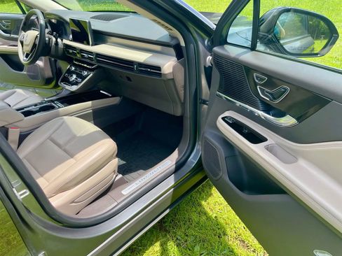 Used 2022 Lincoln Corsair AWD w/ Equipment Group 101A image 22