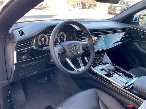 Used 2025 Audi Q8 Premium Plus AWD/4WD image 17