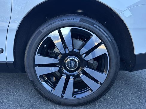 Certified 2022 Rolls-Royce Cullinan image 30