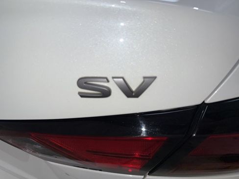 Used 2024 Nissan Altima 2.5 SV AWD/4WD image 31