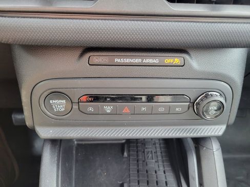 Used 2025 Ford Bronco Sport Badlands image 19