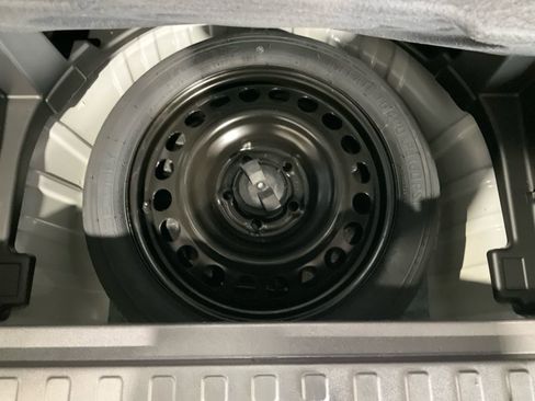 Used 2024 Chevrolet Equinox LS w/ LS Convenience Package image 25