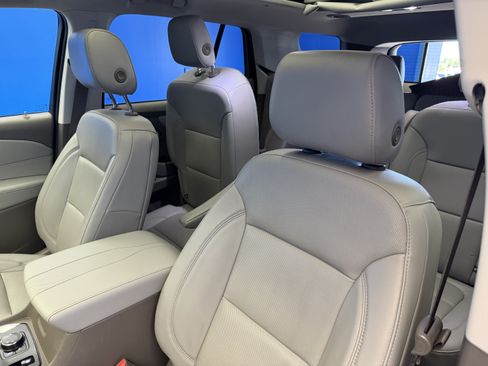 Used 2018 Chevrolet Traverse Premier w/ Driver Confidence II Package FWD image 13