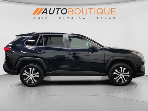 Used 2022 Toyota RAV4 LE AWD/4WD image 6