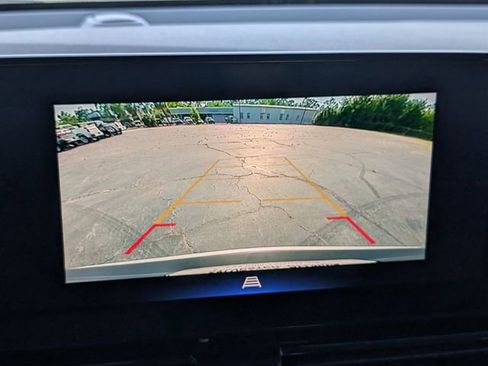 Used 2025 Chevrolet TrailBlazer LT AWD/4WD image 17